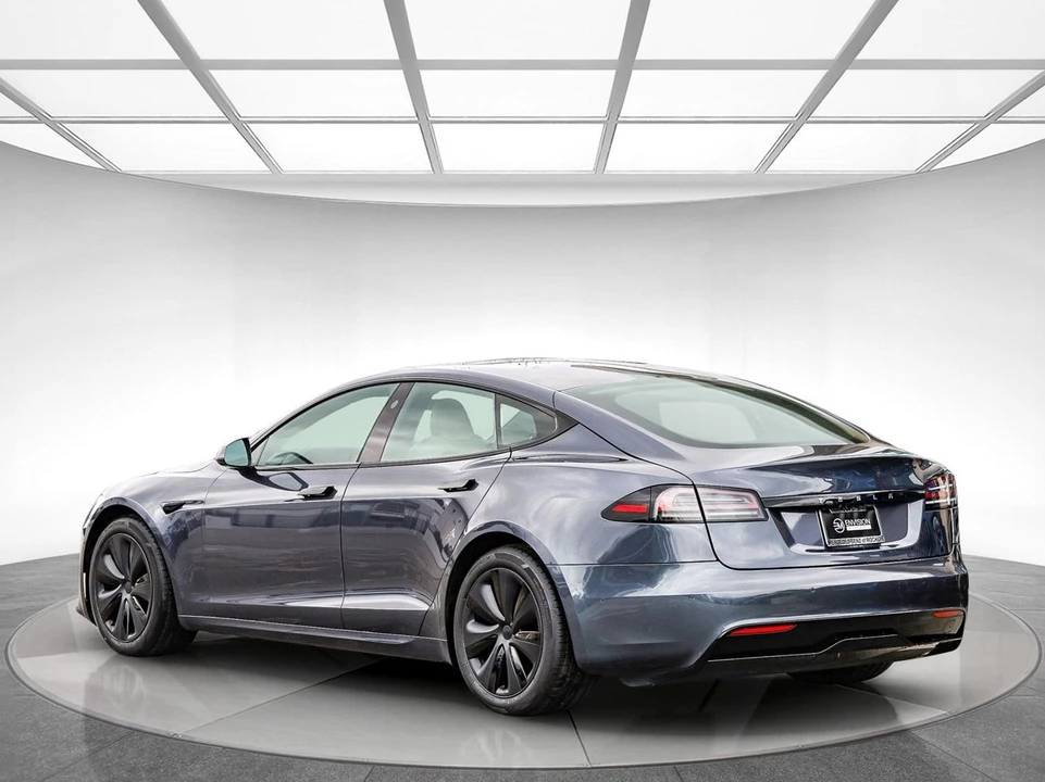 2022 Tesla Model S - Image 2 of 12