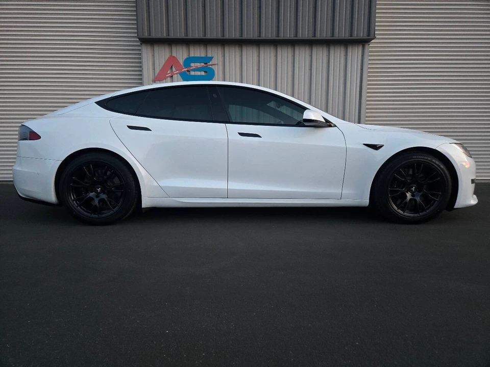 2022 Tesla Model S - Image 9 of 21