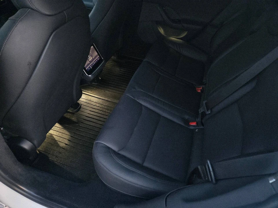 2022 Tesla Model S - Image 20 of 21