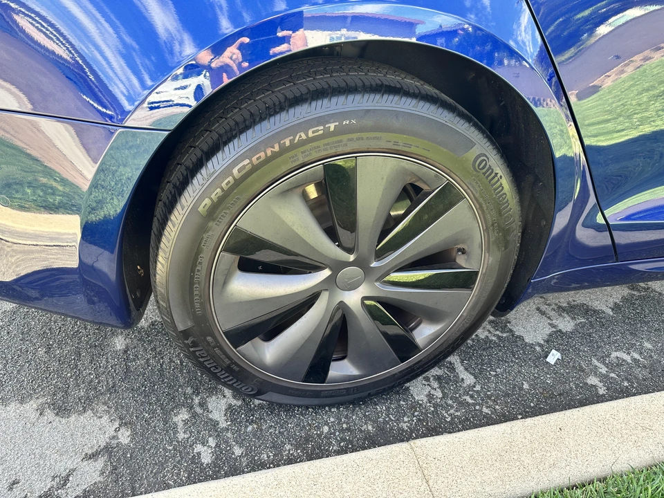 2022 Tesla Model S - Image 29 of 31