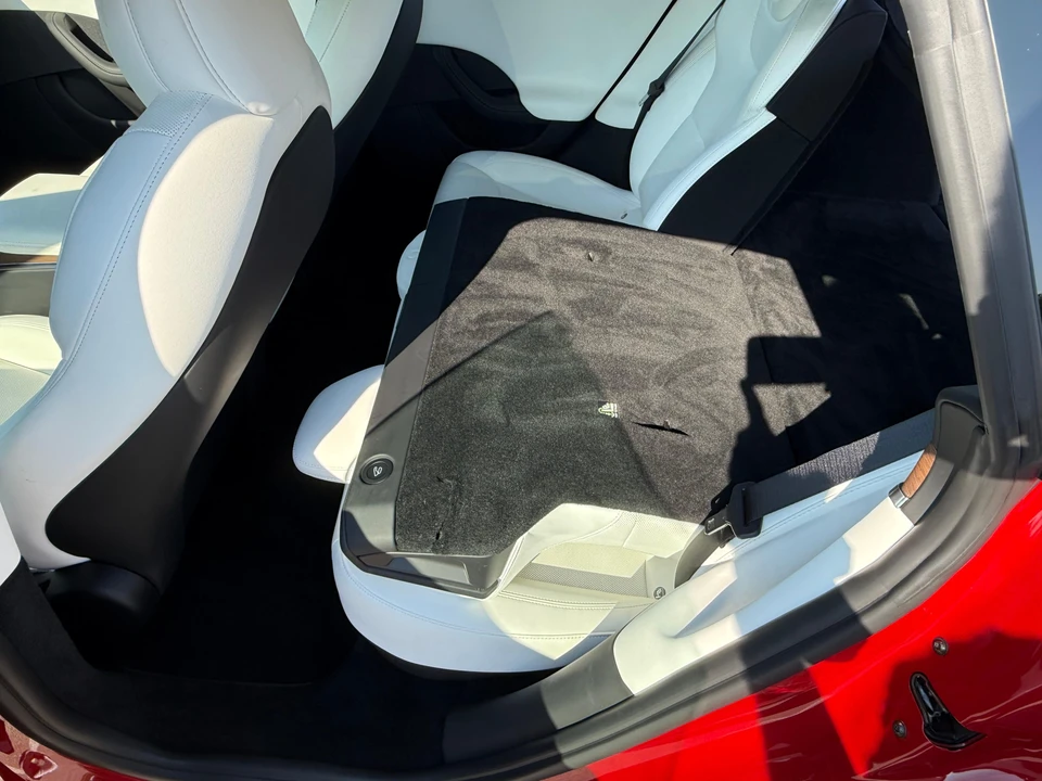 2022 Tesla Model S - Image 29 of 31