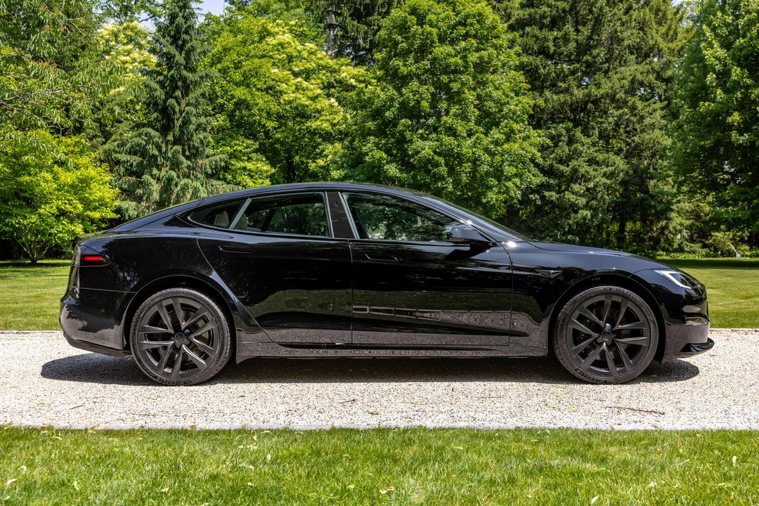 2022 Tesla Model S - Image 8 of 31