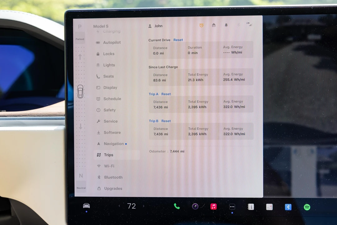 2022 Tesla Model S - Image 28 of 31