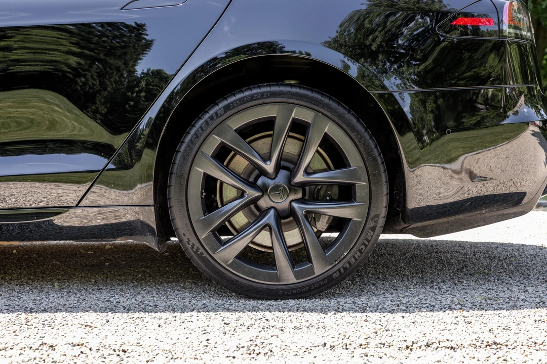 2022 Tesla Model S - Image 22 of 31