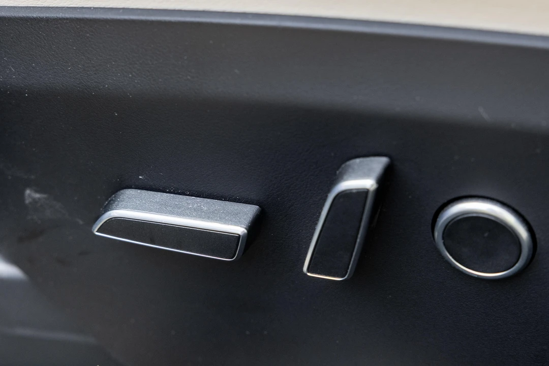 2022 Tesla Model S - Image 29 of 31
