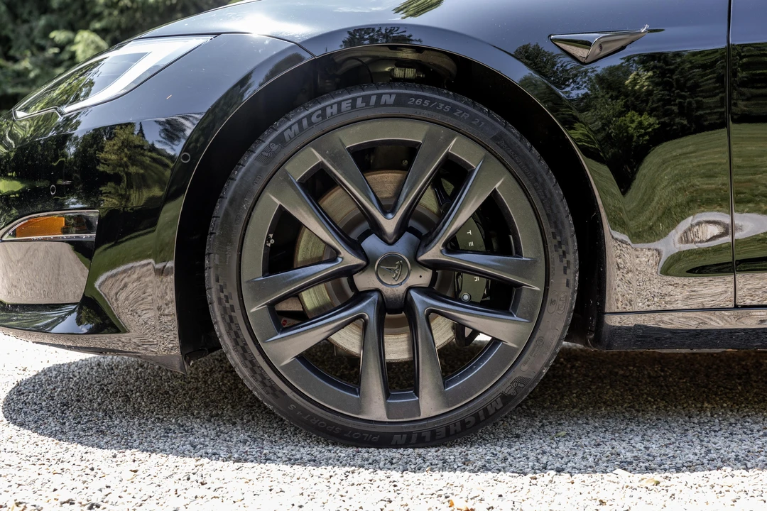 2022 Tesla Model S - Image 21 of 31