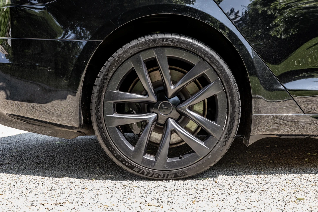 2022 Tesla Model S - Image 23 of 31