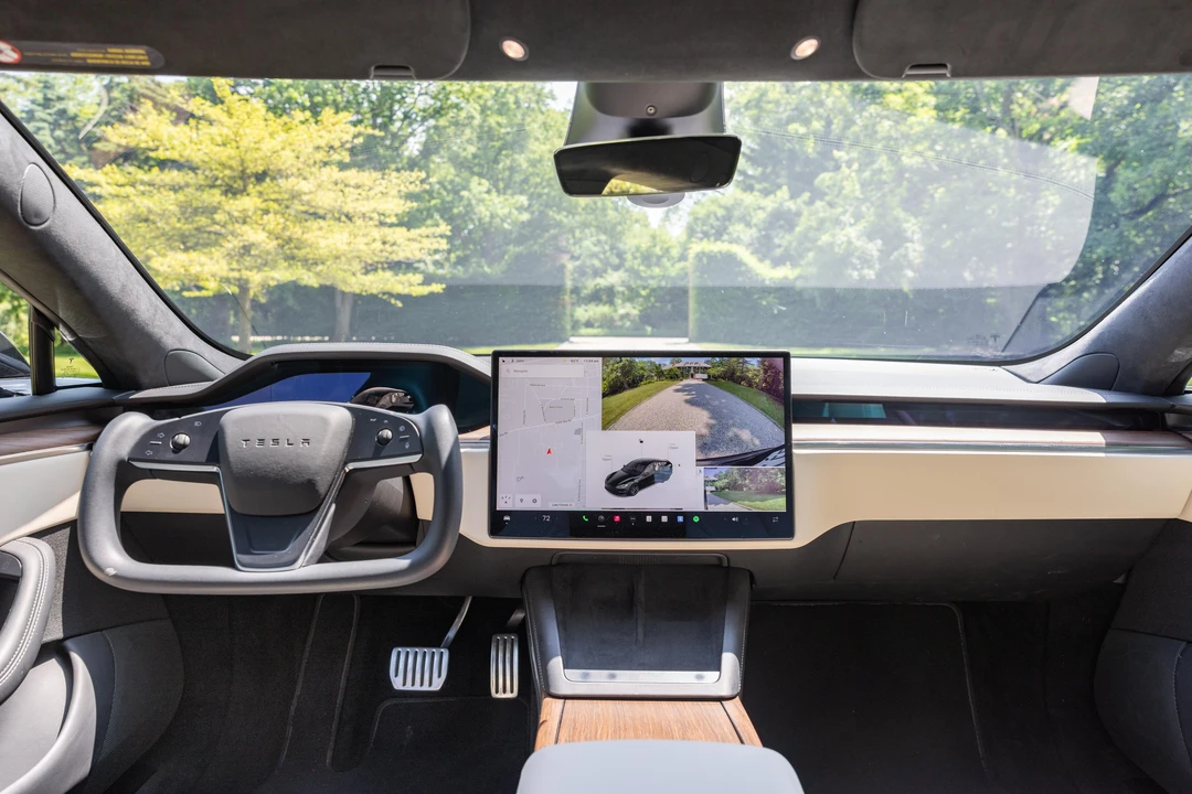 2022 Tesla Model S - Image 25 of 31