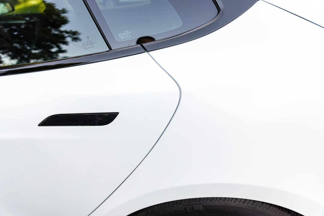 2022 Tesla Model S - Image 17 of 31