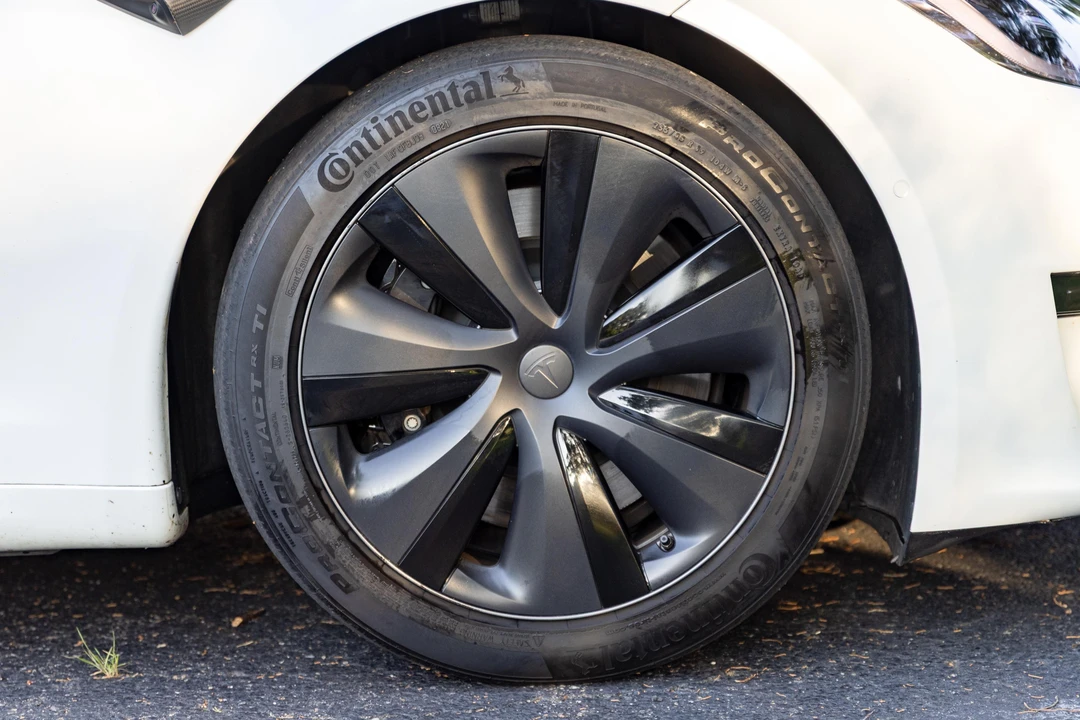 2022 Tesla Model S - Image 31 of 31
