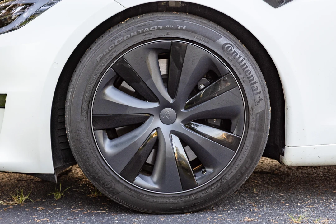 2022 Tesla Model S - Image 28 of 31