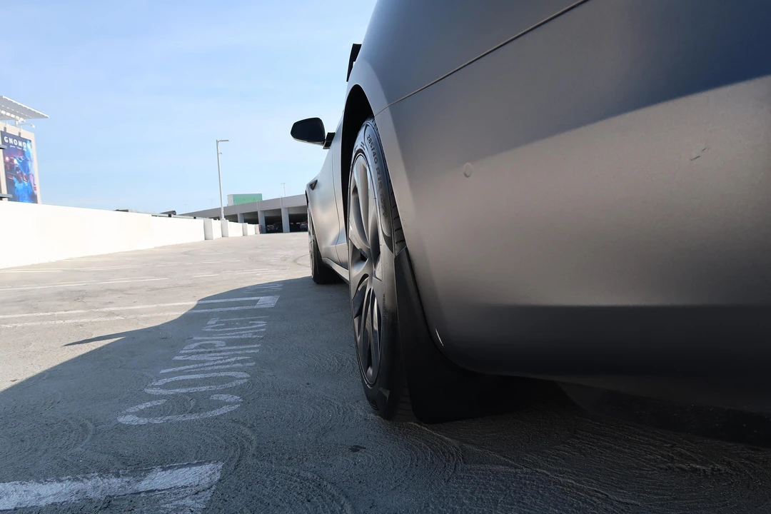 2022 Tesla Model S - Image 23 of 31