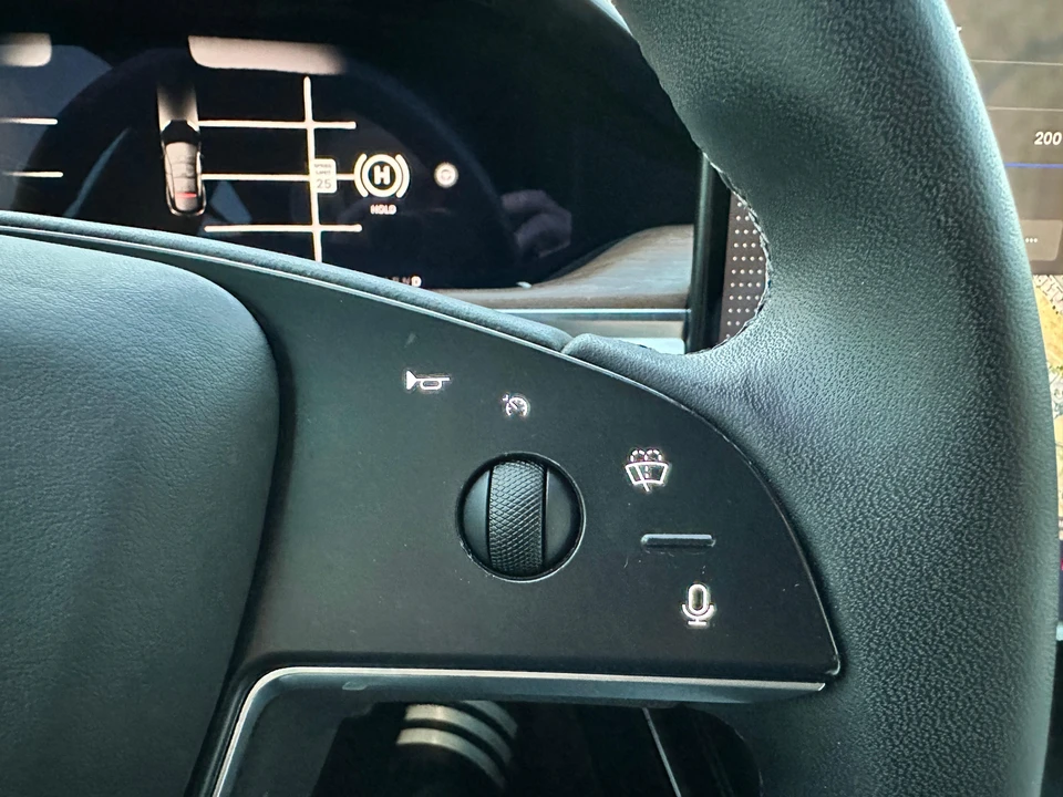 2022 Tesla Model S - Image 28 of 31