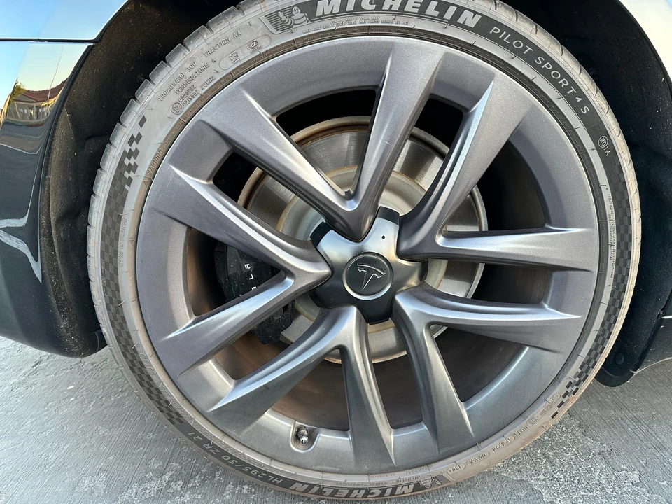 2022 Tesla Model S - Image 8 of 31