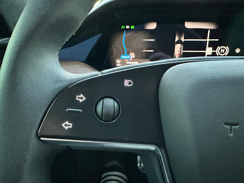 2022 Tesla Model S - Image 26 of 31