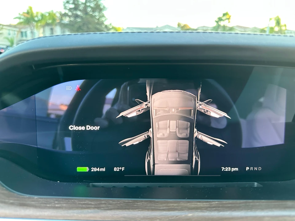 2022 Tesla Model S - Image 27 of 31