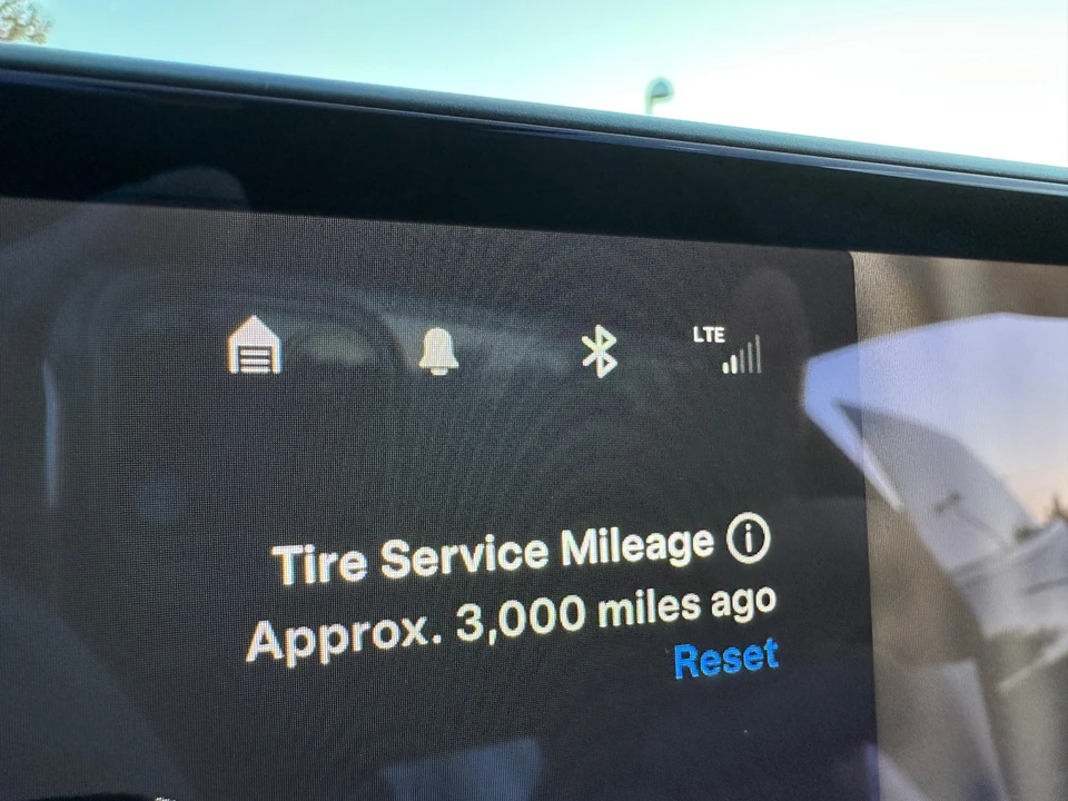 2022 Tesla Model S - Image 31 of 31