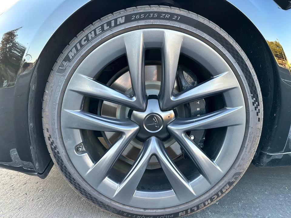 2022 Tesla Model S - Image 9 of 31