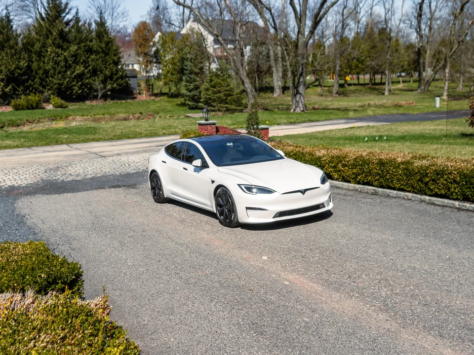 2022 Tesla Model S - Image 17 of 31