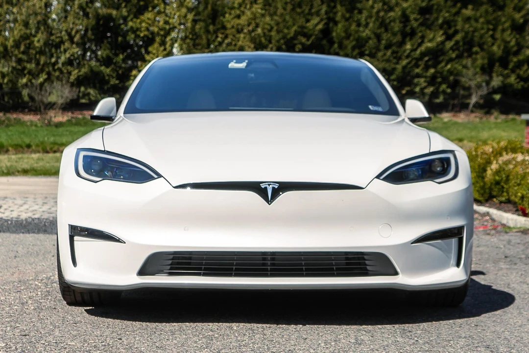 2022 Tesla Model S - Image 2 of 31
