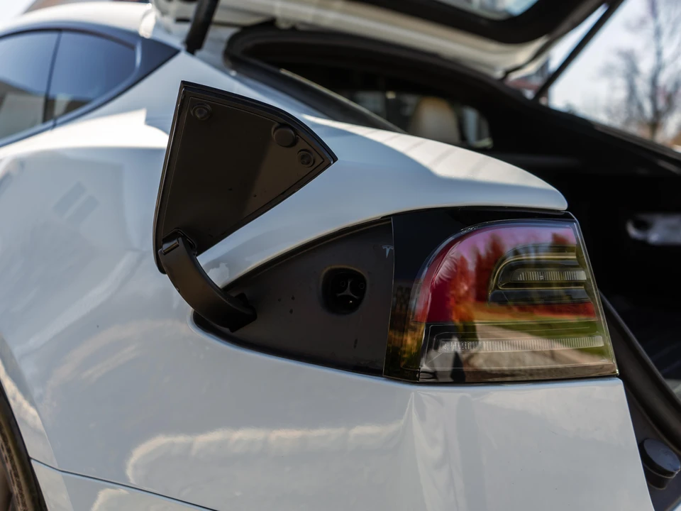 2022 Tesla Model S - Image 27 of 31