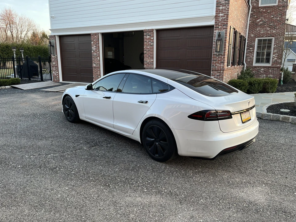 2022 Tesla Model S - Image 12 of 31