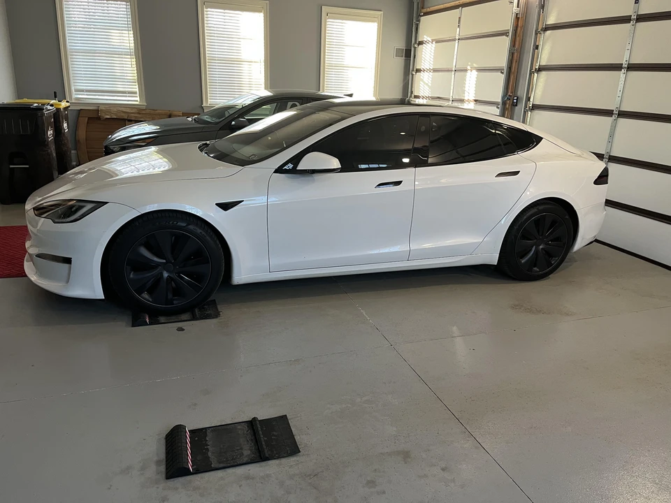 2022 Tesla Model S - Image 10 of 31