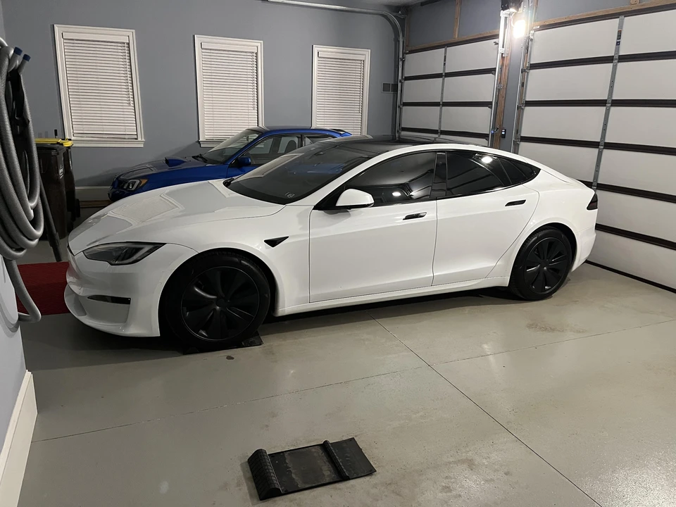 2022 Tesla Model S - Image 9 of 31