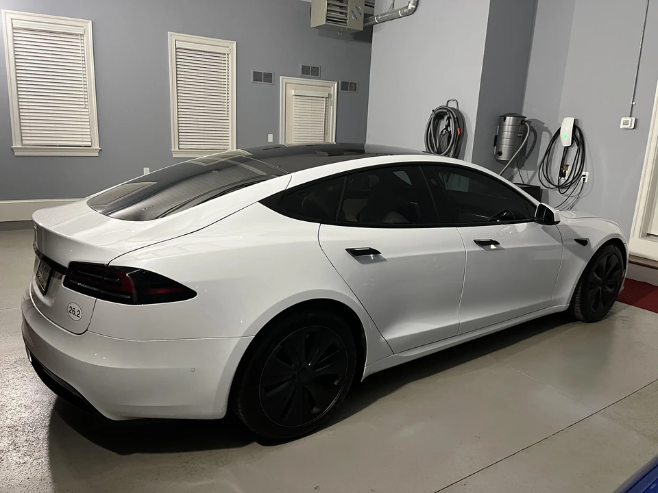 2022 Tesla Model S - Image 15 of 31