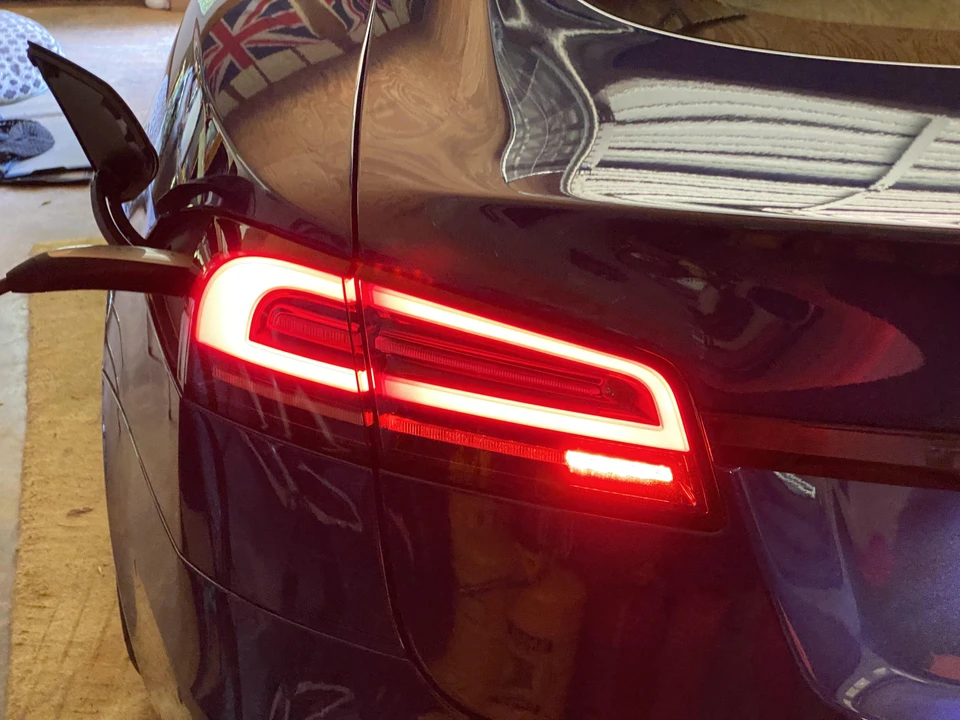 2022 Tesla Model S - Image 30 of 31