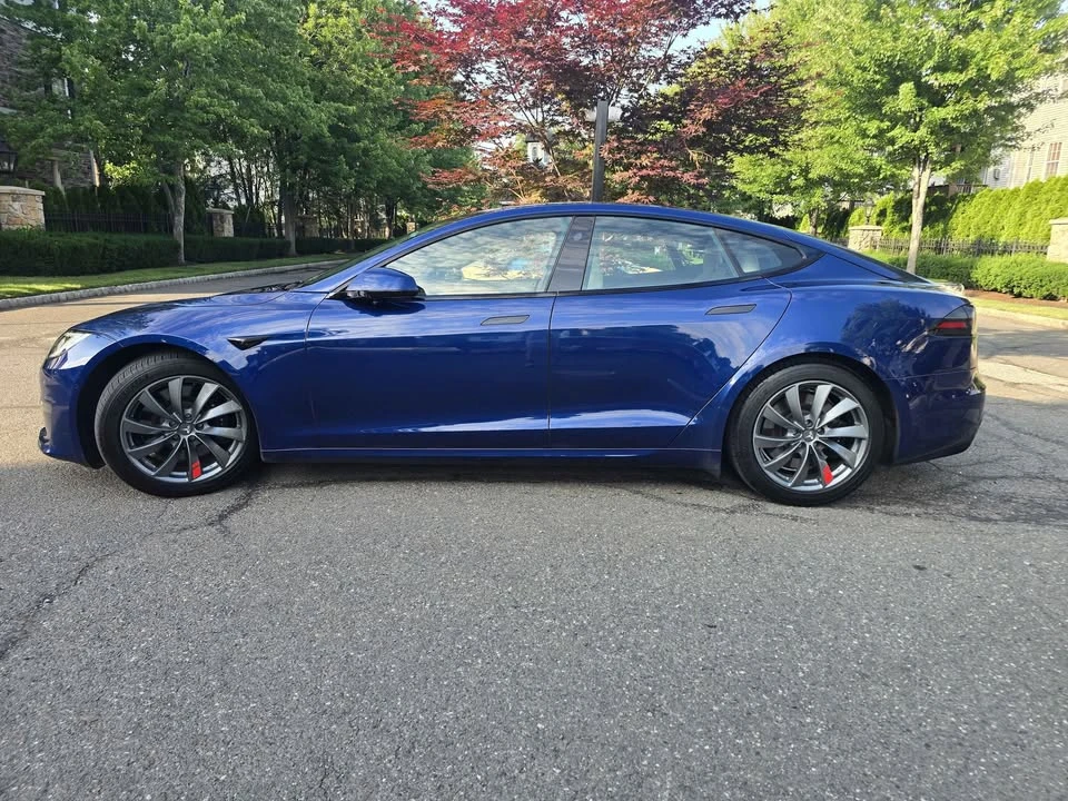 2022 Tesla Model S - Image 2 of 19