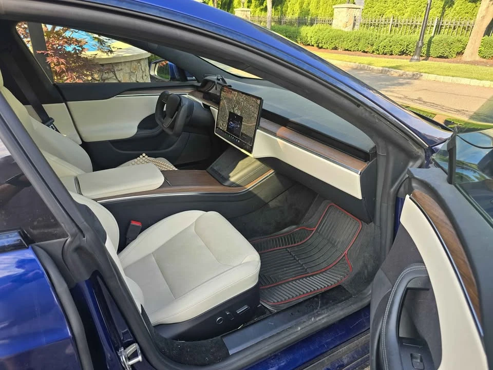 2022 Tesla Model S - Image 8 of 19