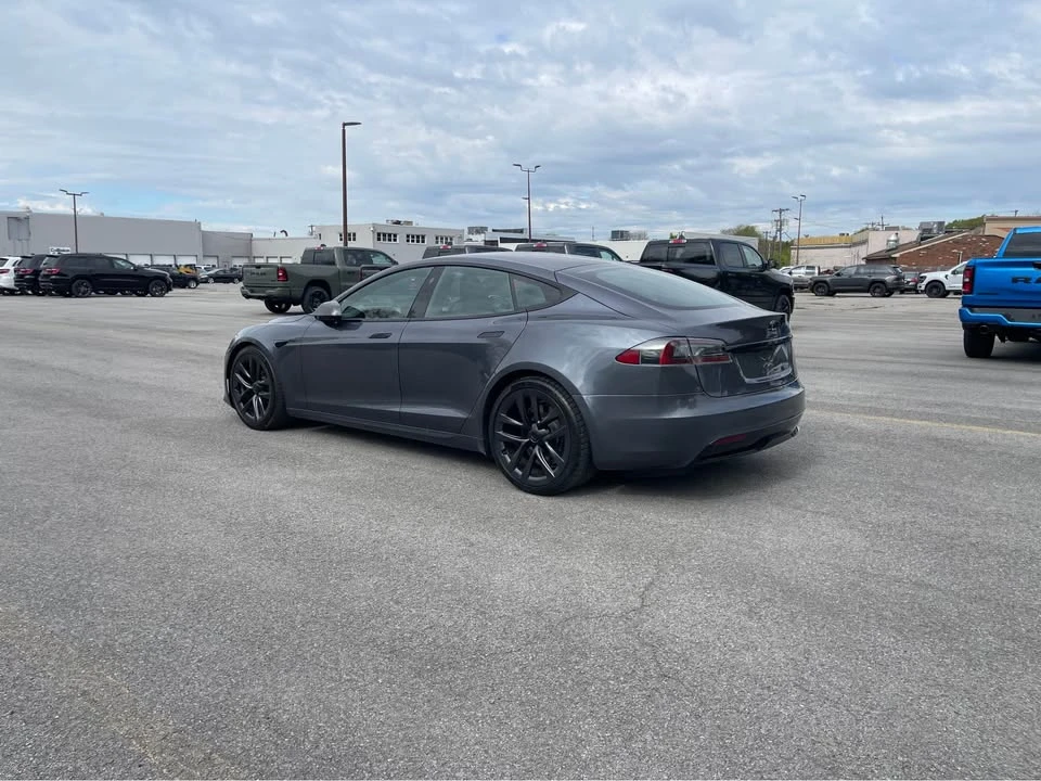 2022 Tesla Model S - Image 2 of 10