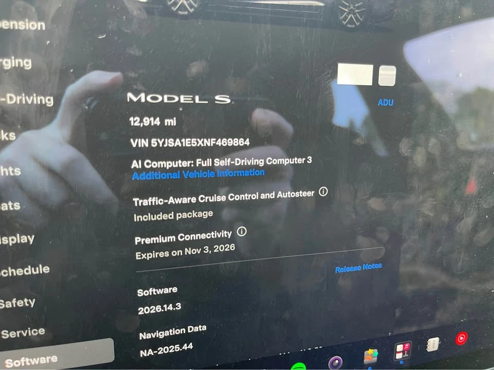 2022 Tesla Model S - Image 9 of 10