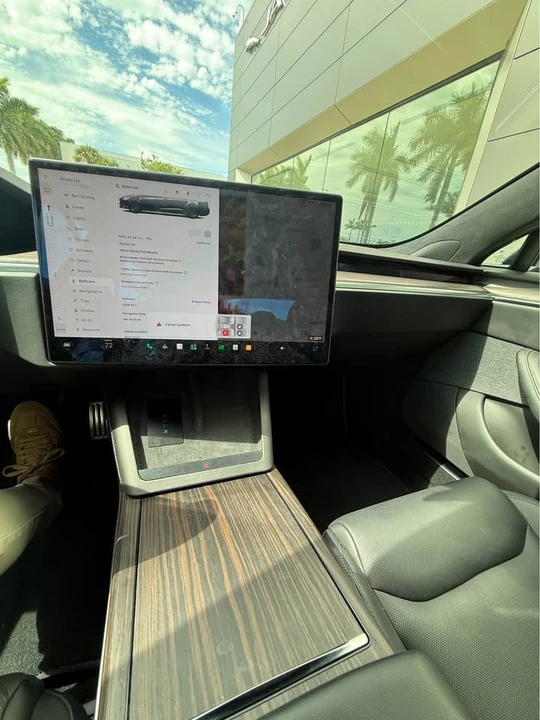 2022 Tesla Model S - Image 10 of 20