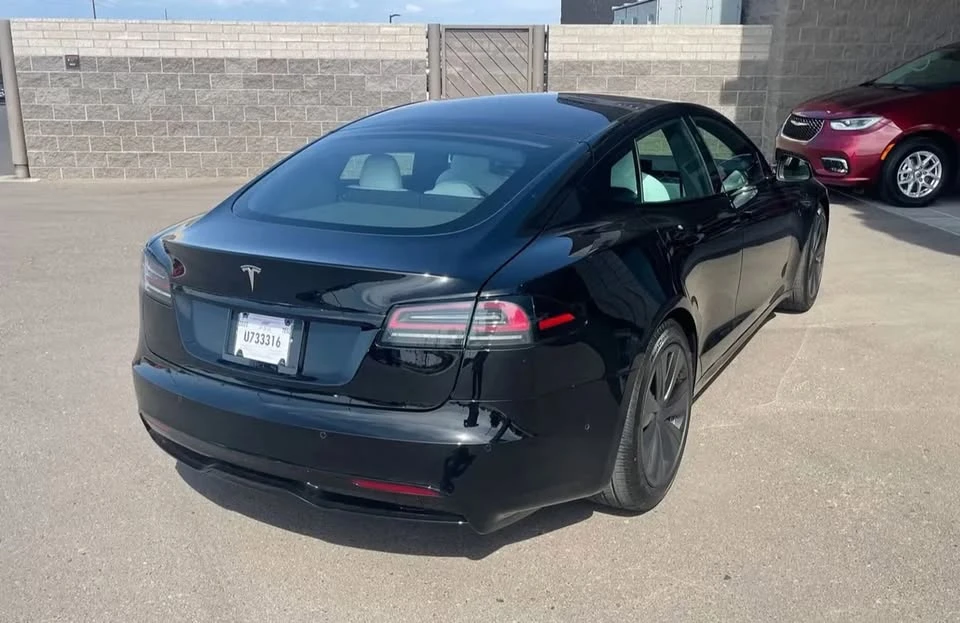 2022 Tesla Model S - Image 9 of 12
