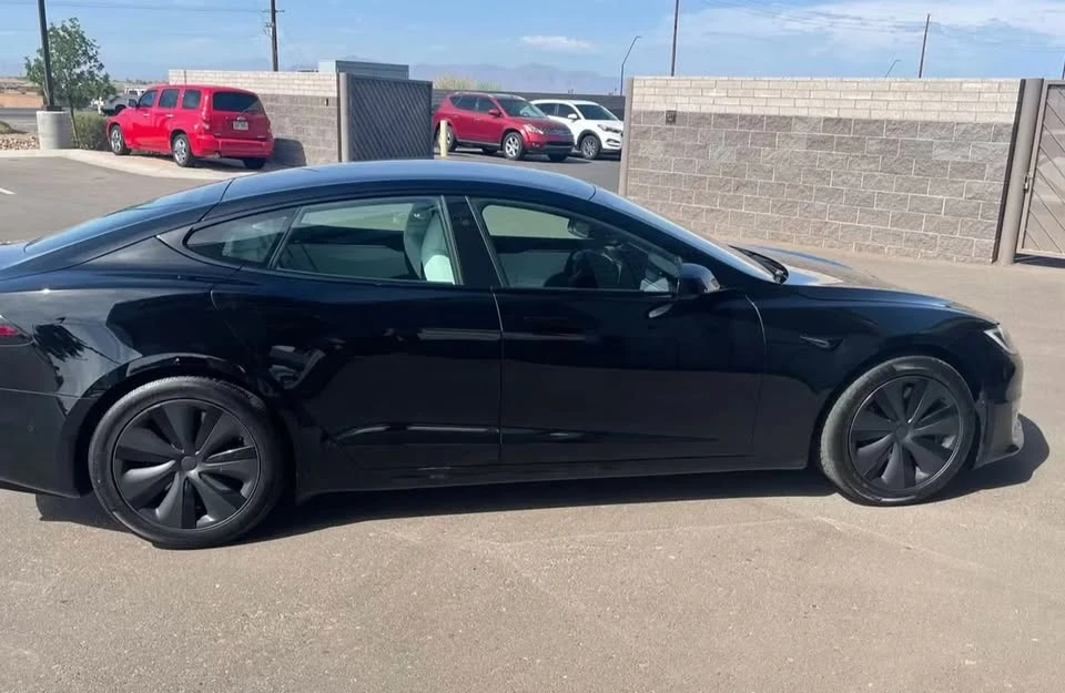 2022 Tesla Model S - Image 8 of 12