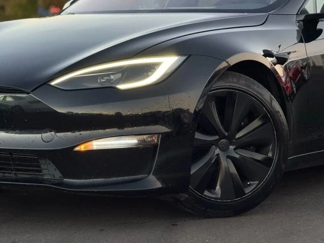 2022 Tesla Model S - Image 2 of 12