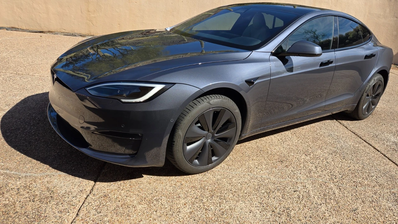 2022 Tesla Model S - Image 3 of 21