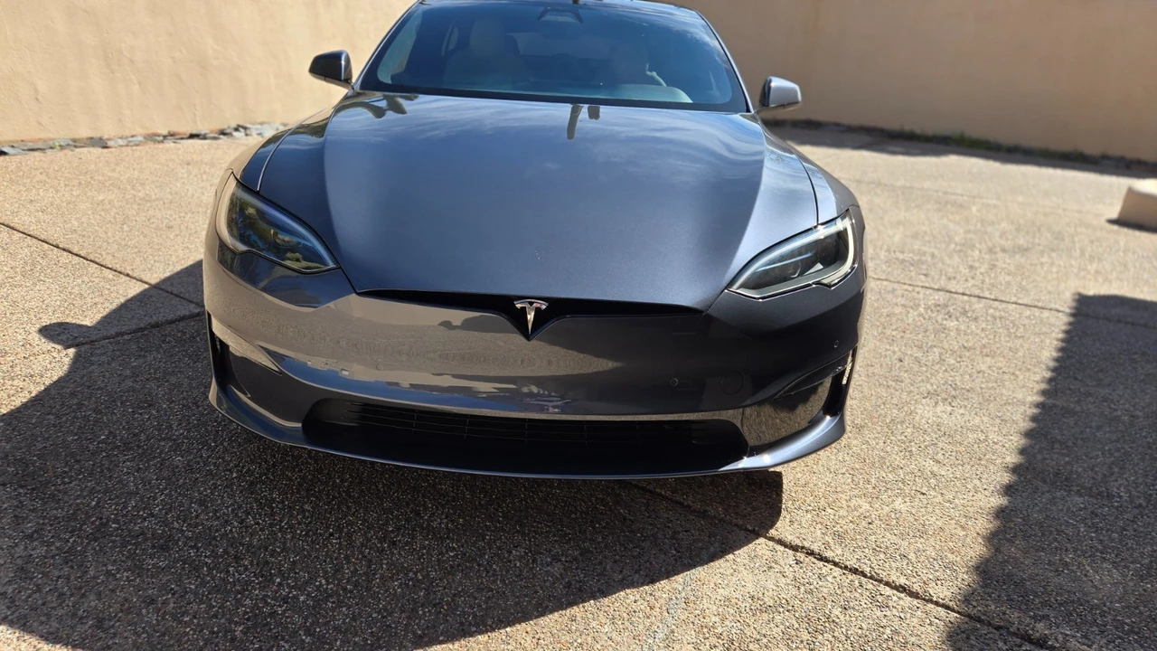 2022 Tesla Model S - Image 5 of 21