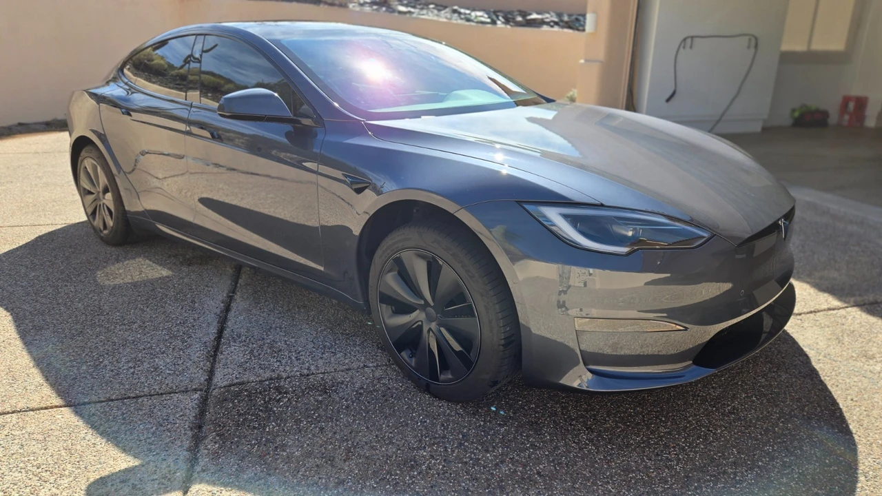 2022 Tesla Model S - Image 7 of 21