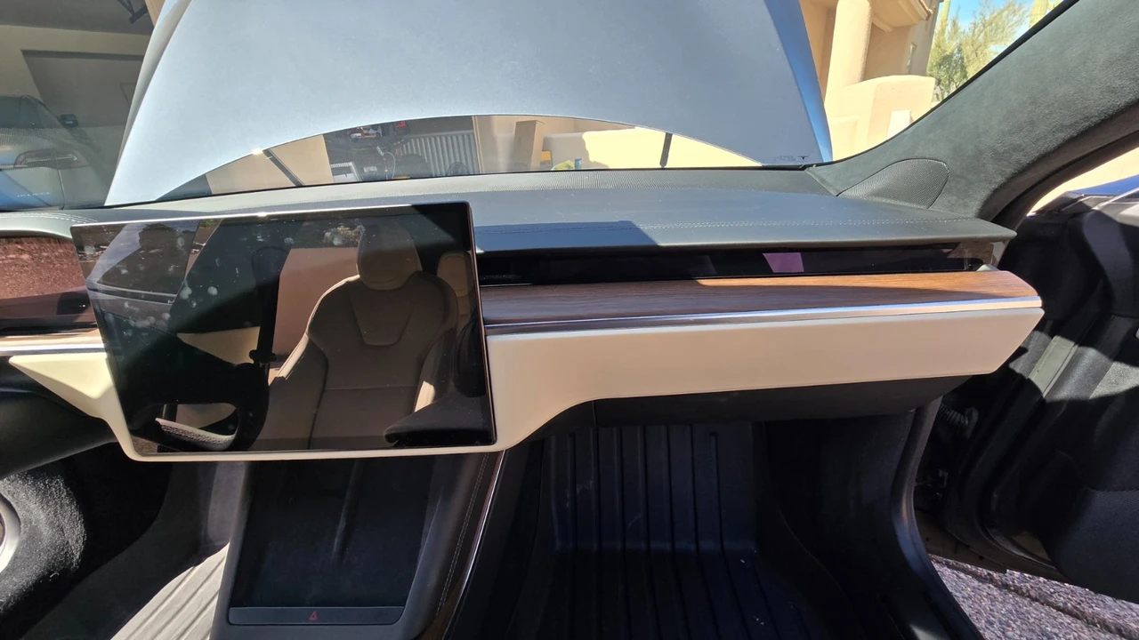 2022 Tesla Model S - Image 20 of 21