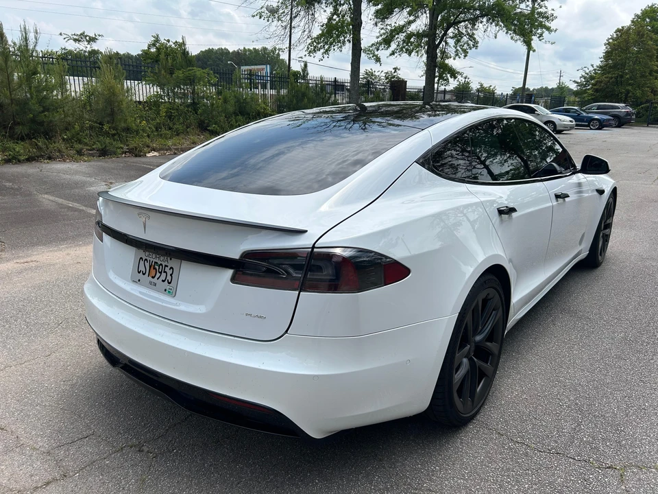 2022 Tesla Model S Plaid - Image 14 of 31