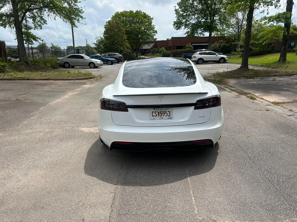 2022 Tesla Model S Plaid - Image 11 of 31