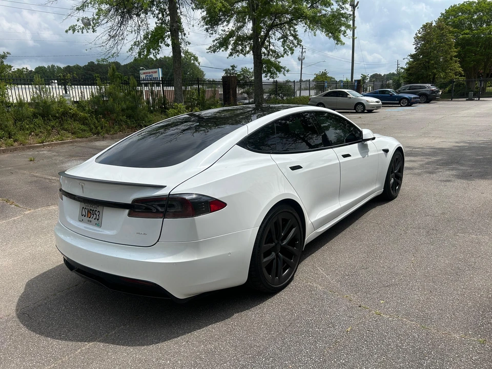2022 Tesla Model S Plaid - Image 13 of 31