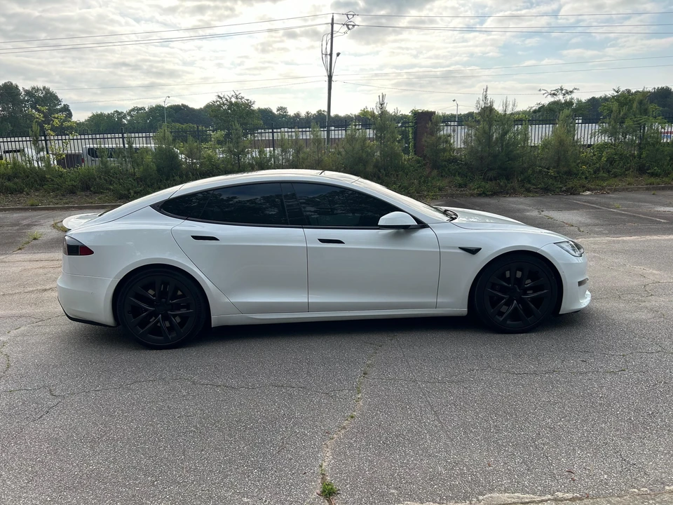 2022 Tesla Model S Plaid - Image 15 of 31