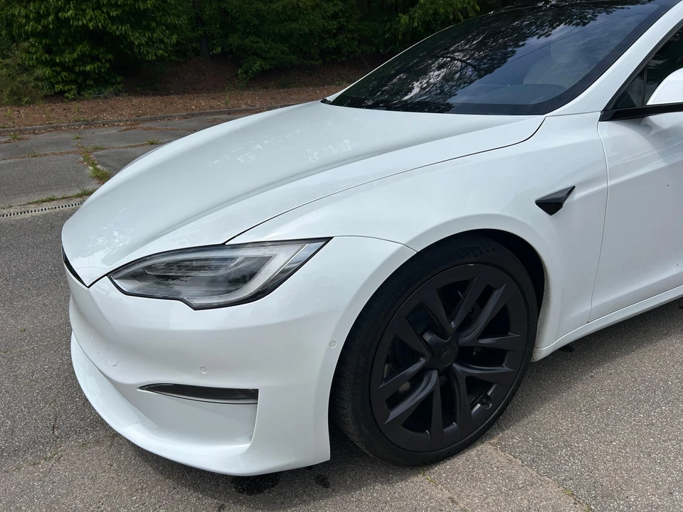 2022 Tesla Model S Plaid - Image 20 of 31