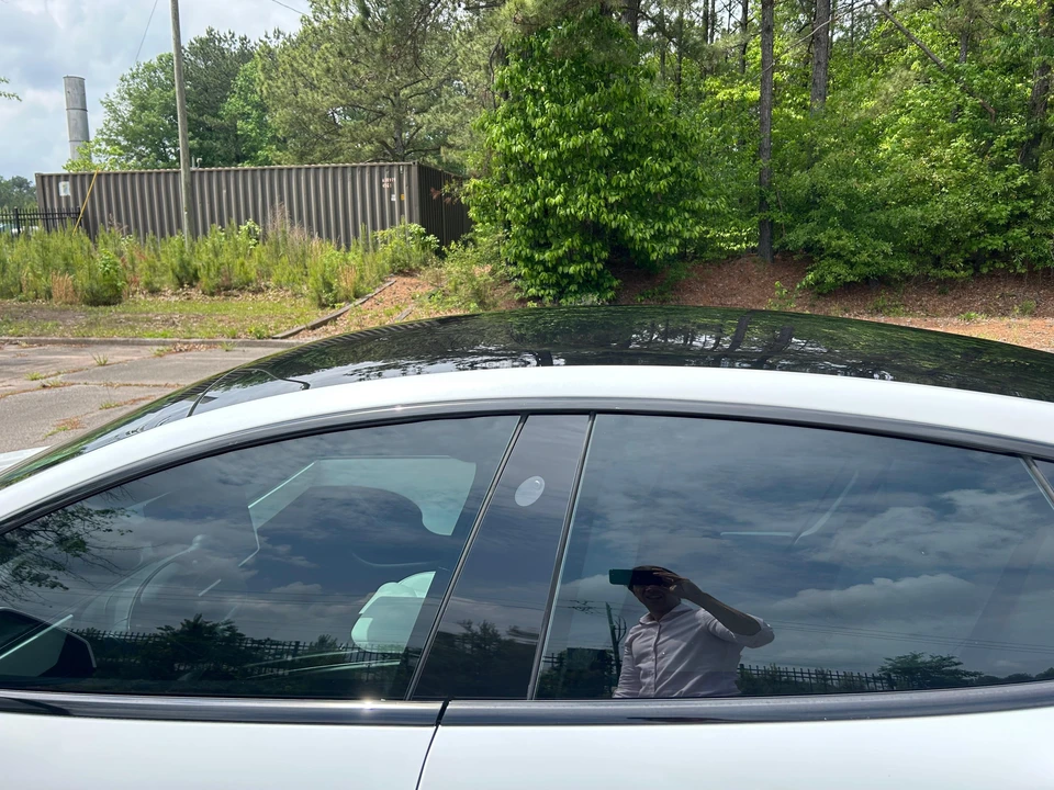 2022 Tesla Model S Plaid - Image 30 of 31