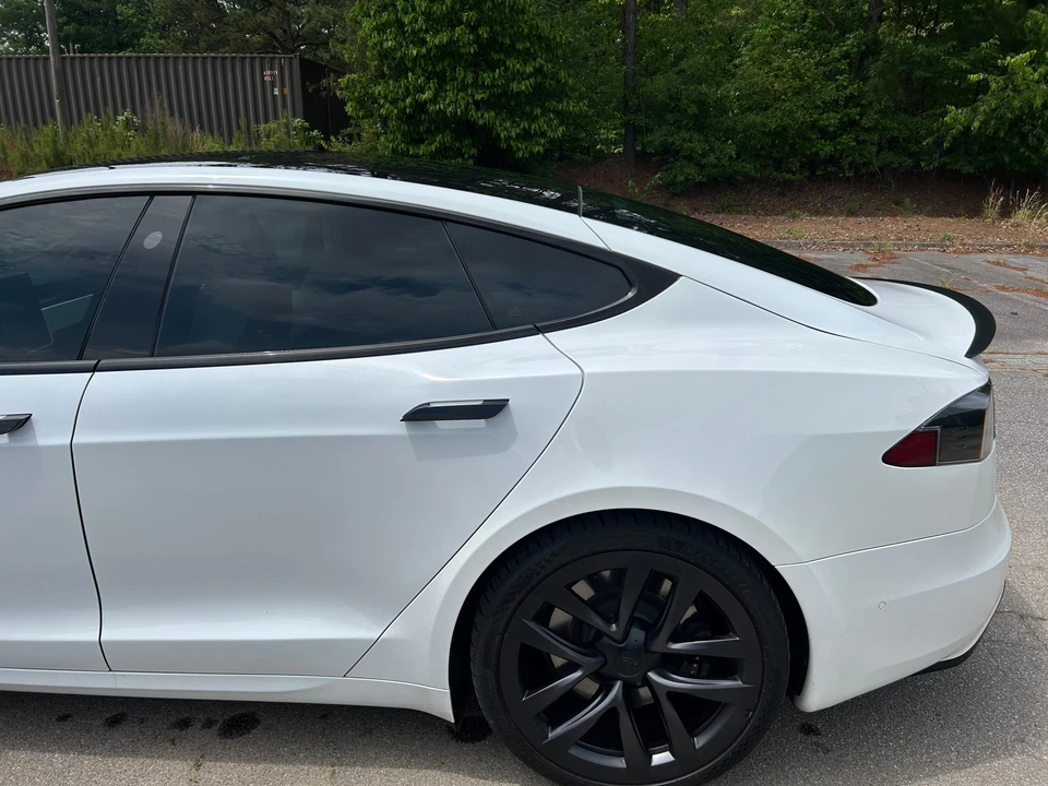 2022 Tesla Model S Plaid - Image 31 of 31