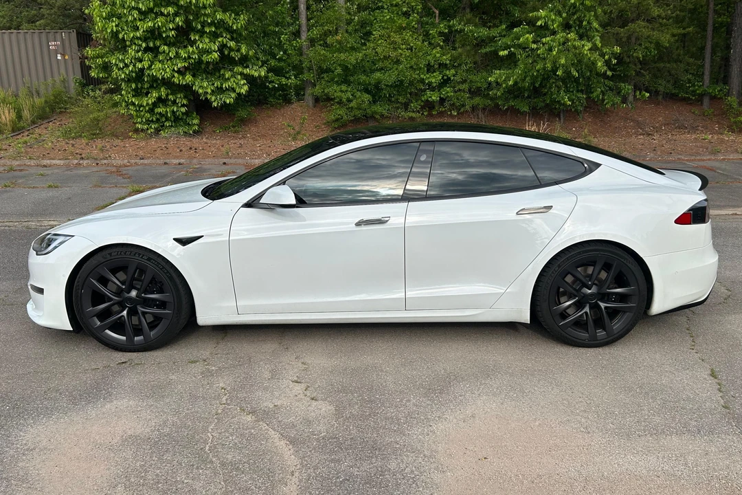 2022 Tesla Model S Plaid - Image 3 of 31